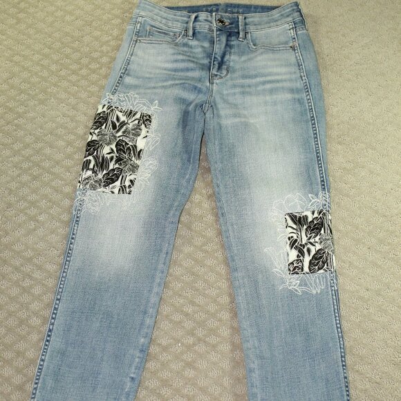White House Black Market Women's Size 00 Straight Crop Floral Patch Embroidered - Picture 1 of 7